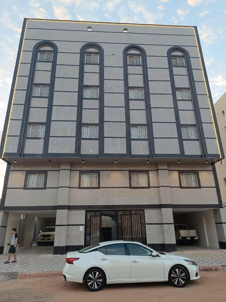 Yaqoot Al Madina Suites Al Awali Экстерьер фото