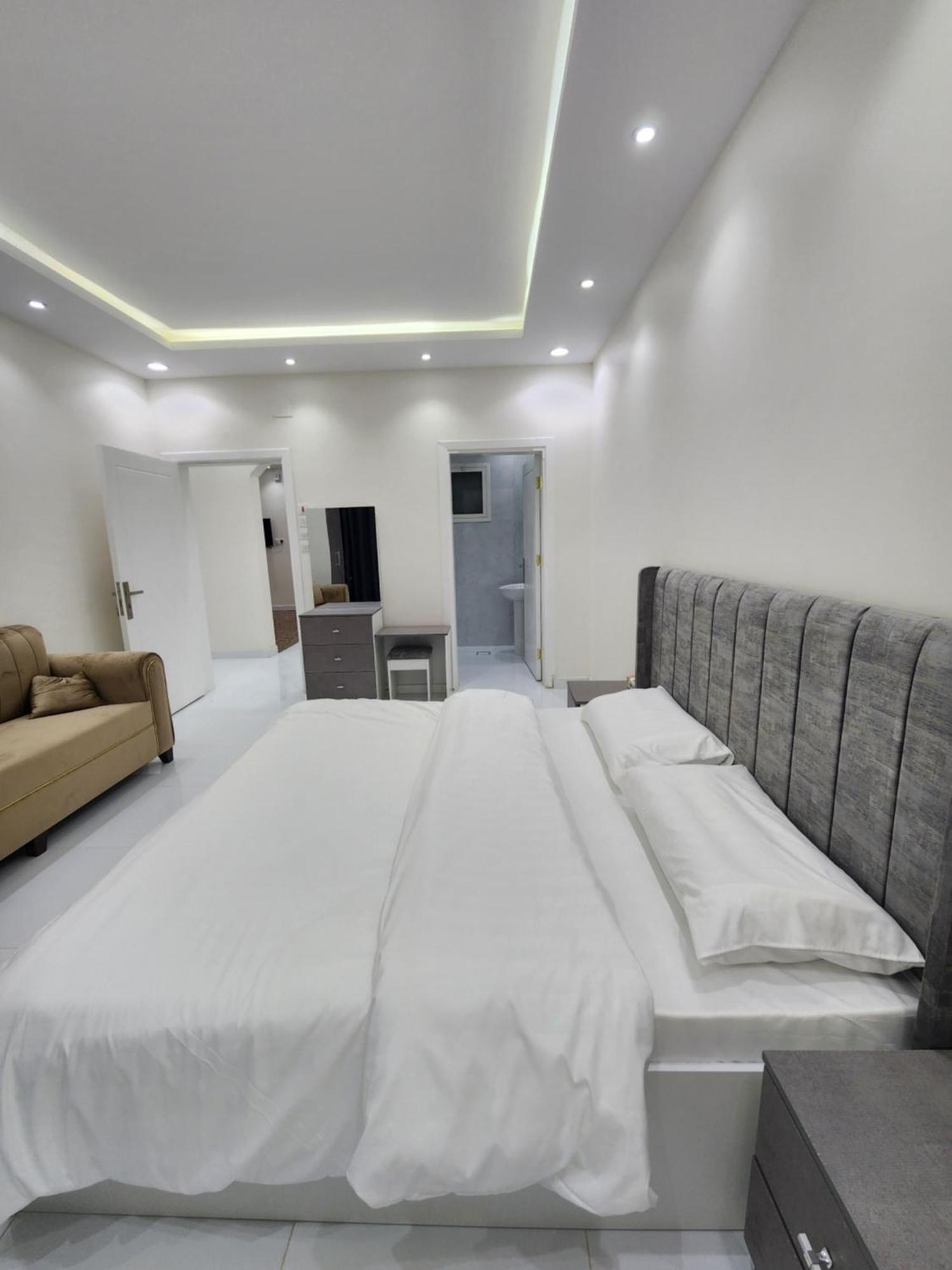 Yaqoot Al Madina Suites Al Awali Экстерьер фото